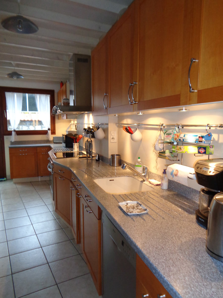 Cuisine en bois sur mesure, autre vue