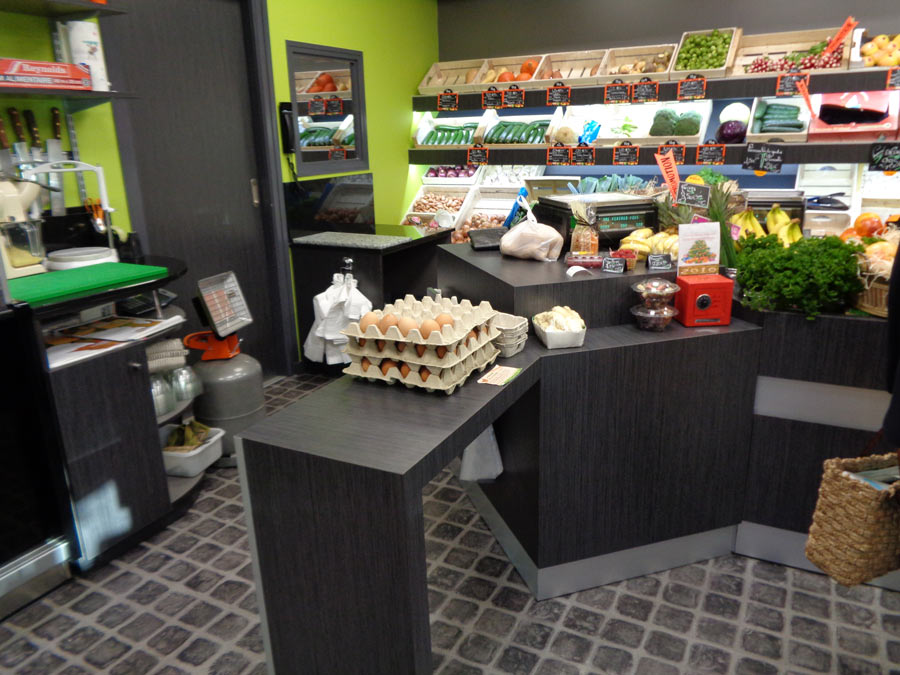 Comptoir de magasin en bois sur mesure